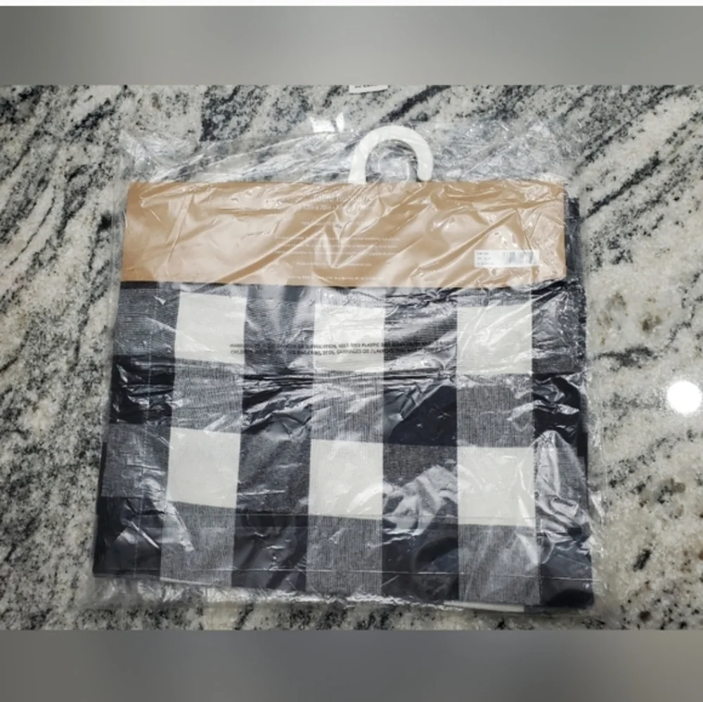 Farmhouse Erlene Quality Goods farmhouse elrene